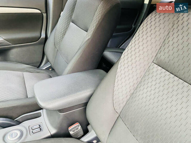 Сірий Міцубісі Аутлендер, об'ємом двигуна 2.36 л та пробігом 135 тис. км за 11500 $, фото 25 на Automoto.ua
