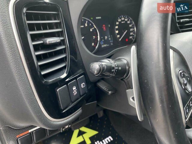 Сірий Міцубісі Аутлендер, об'ємом двигуна 2.4 л та пробігом 228 тис. км за 12000 $, фото 17 на Automoto.ua