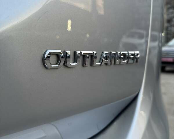 Серый Мицубиси Аутлендер, объемом двигателя 2.2 л и пробегом 190 тыс. км за 14950 $, фото 8 на Automoto.ua