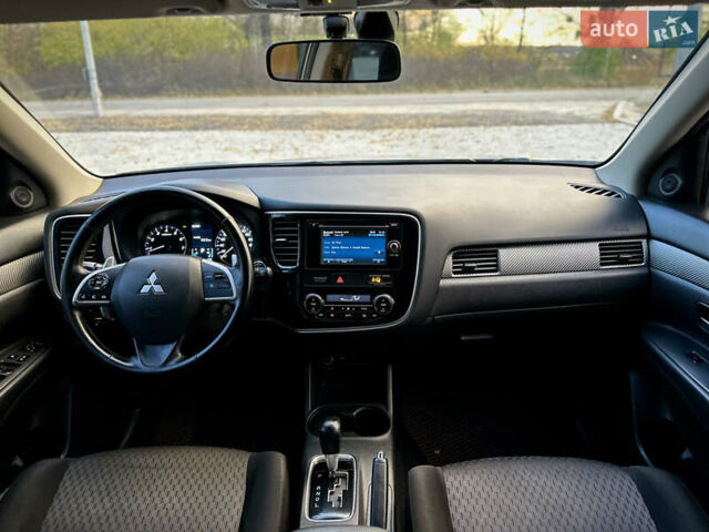 Сірий Міцубісі Аутлендер, об'ємом двигуна 2.36 л та пробігом 225 тис. км за 10500 $, фото 19 на Automoto.ua