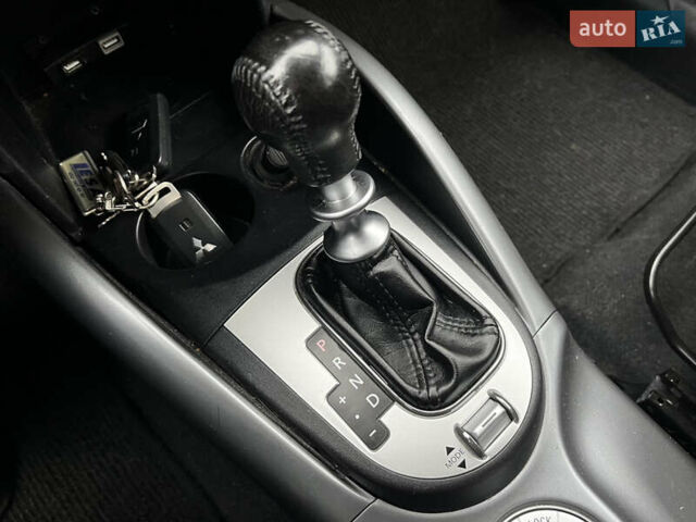 Серый Мицубиси Аутлендер, объемом двигателя 2.2 л и пробегом 206 тыс. км за 11999 $, фото 28 на Automoto.ua