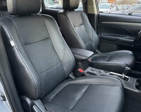 Серый Мицубиси Аутлендер, объемом двигателя 2.2 л и пробегом 190 тыс. км за 14950 $, фото 24 на Automoto.ua