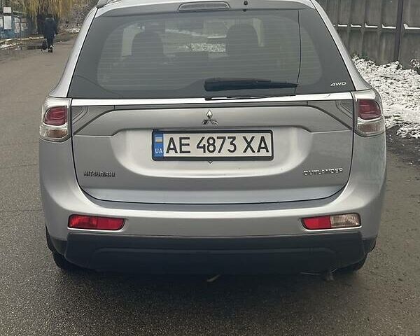 Сірий Міцубісі Аутлендер, об'ємом двигуна 2.4 л та пробігом 135 тис. км за 13500 $, фото 1 на Automoto.ua