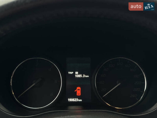 Серый Мицубиси Аутлендер, объемом двигателя 2.2 л и пробегом 190 тыс. км за 10800 $, фото 18 на Automoto.ua