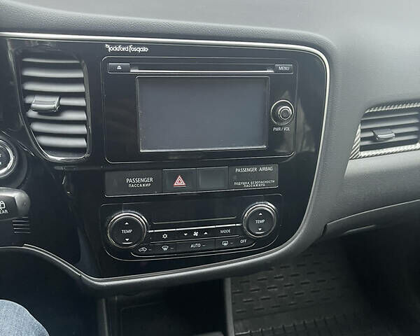 Сірий Міцубісі Аутлендер, об'ємом двигуна 2.4 л та пробігом 135 тис. км за 13500 $, фото 17 на Automoto.ua