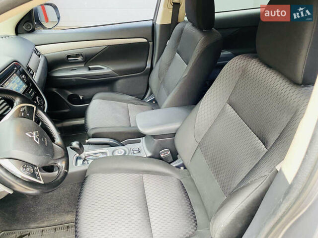 Сірий Міцубісі Аутлендер, об'ємом двигуна 2.36 л та пробігом 135 тис. км за 11500 $, фото 24 на Automoto.ua