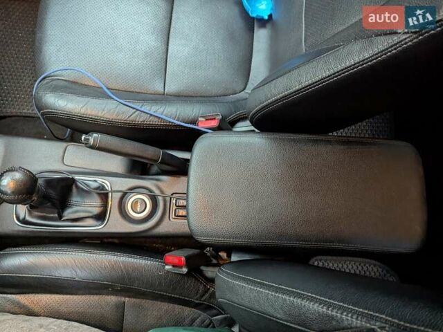 Серый Мицубиси Аутлендер, объемом двигателя 2.27 л и пробегом 232 тыс. км за 12500 $, фото 18 на Automoto.ua
