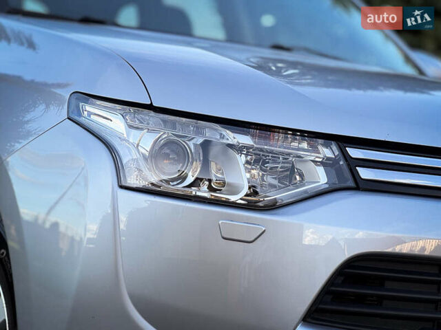 Серый Мицубиси Аутлендер, объемом двигателя 2.2 л и пробегом 189 тыс. км за 12800 $, фото 12 на Automoto.ua