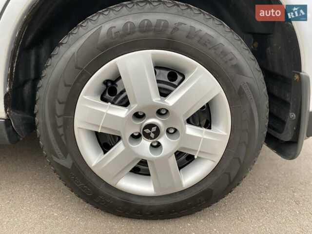 Сірий Міцубісі Аутлендер, об'ємом двигуна 2.4 л та пробігом 228 тис. км за 12000 $, фото 12 на Automoto.ua