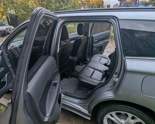 Серый Мицубиси Аутлендер, объемом двигателя 2.27 л и пробегом 232 тыс. км за 12500 $, фото 25 на Automoto.ua