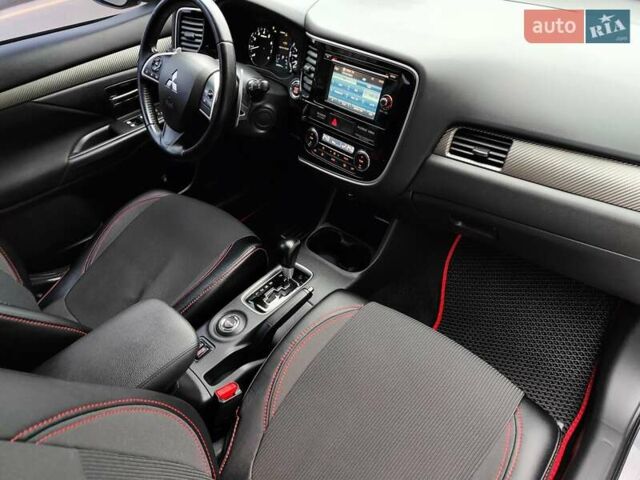 Серый Мицубиси Аутлендер, объемом двигателя 2.4 л и пробегом 209 тыс. км за 10990 $, фото 50 на Automoto.ua