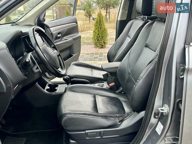 Сірий Міцубісі Аутлендер, об'ємом двигуна 2.3 л та пробігом 207 тис. км за 13700 $, фото 20 на Automoto.ua