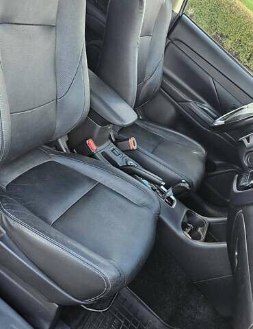 Міцубісі Аутлендер 2013 у Кривому Розі на Automoto.ua Сірий Міцубісі Аутлендер, об'ємом двигуна 3 л та пробігом 104 тис. км за 13500 $, фото 26 на Automoto.ua