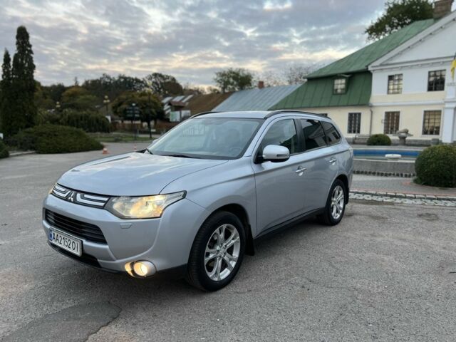 Серый Мицубиси Аутлендер, объемом двигателя 2.4 л и пробегом 199 тыс. км за 13200 $, фото 2 на Automoto.ua