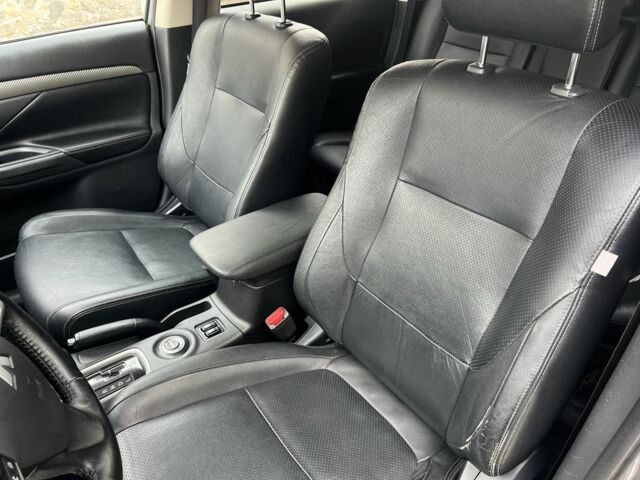 Серый Мицубиси Аутлендер, объемом двигателя 2.2 л и пробегом 239 тыс. км за 13800 $, фото 9 на Automoto.ua