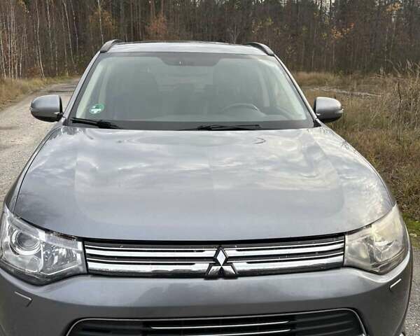 Серый Мицубиси Аутлендер, объемом двигателя 2 л и пробегом 280 тыс. км за 14500 $, фото 5 на Automoto.ua