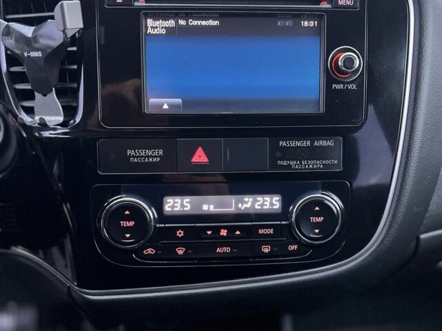 Серый Мицубиси Аутлендер, объемом двигателя 2.4 л и пробегом 199 тыс. км за 13200 $, фото 17 на Automoto.ua