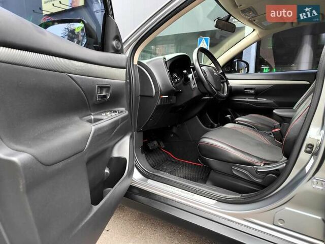 Серый Мицубиси Аутлендер, объемом двигателя 2.4 л и пробегом 209 тыс. км за 10990 $, фото 34 на Automoto.ua