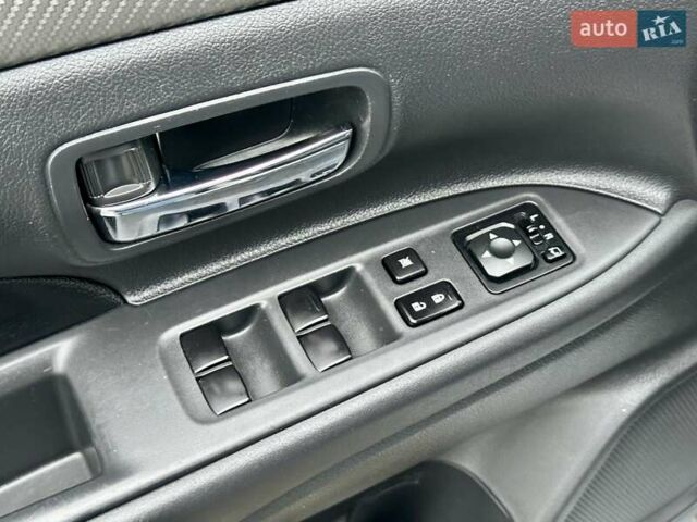 Сірий Міцубісі Аутлендер, об'ємом двигуна 2.3 л та пробігом 207 тис. км за 13700 $, фото 19 на Automoto.ua