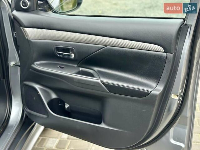 Сірий Міцубісі Аутлендер, об'ємом двигуна 2.3 л та пробігом 207 тис. км за 13700 $, фото 36 на Automoto.ua