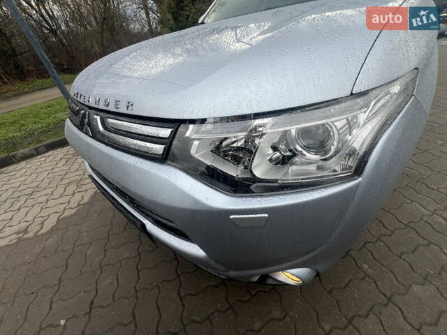 Серый Мицубиси Аутлендер, объемом двигателя 2.2 л и пробегом 224 тыс. км за 13850 $, фото 14 на Automoto.ua