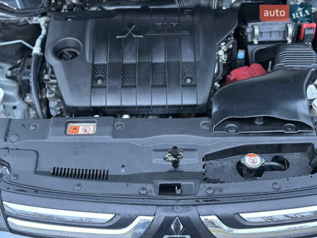 Серый Мицубиси Аутлендер, объемом двигателя 2.2 л и пробегом 206 тыс. км за 13700 $, фото 9 на Automoto.ua