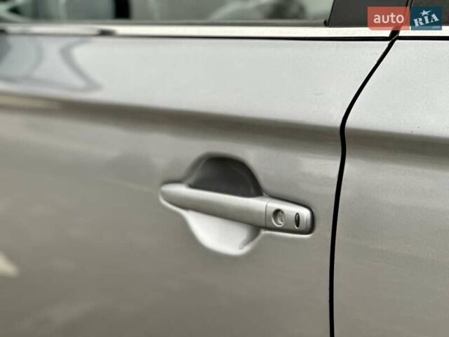 Сірий Міцубісі Аутлендер, об'ємом двигуна 2.3 л та пробігом 207 тис. км за 13700 $, фото 61 на Automoto.ua