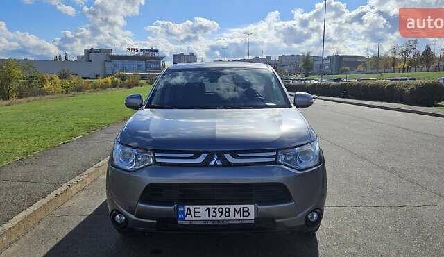 Міцубісі Аутлендер 2013 у Кривому Розі на Automoto.ua Сірий Міцубісі Аутлендер, об'ємом двигуна 3 л та пробігом 104 тис. км за 13500 $, фото 19 на Automoto.ua