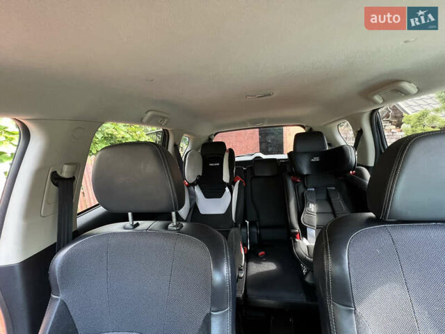 Серый Мицубиси Аутлендер, объемом двигателя 2.4 л и пробегом 278 тыс. км за 11300 $, фото 6 на Automoto.ua