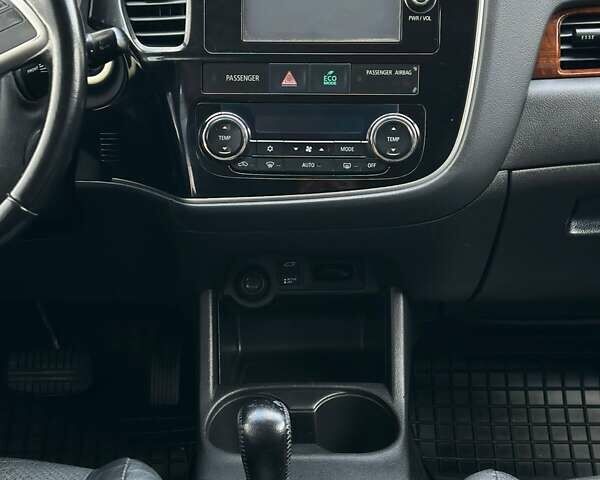 Серый Мицубиси Аутлендер, объемом двигателя 2.4 л и пробегом 228 тыс. км за 13999 $, фото 37 на Automoto.ua