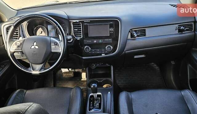 Міцубісі Аутлендер 2013 у Кривому Розі на Automoto.ua Сірий Міцубісі Аутлендер, об'ємом двигуна 3 л та пробігом 104 тис. км за 13500 $, фото 25 на Automoto.ua