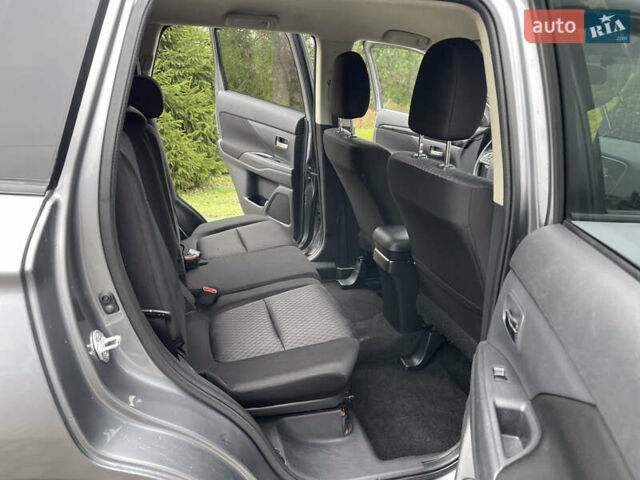Сірий Міцубісі Аутлендер, об'ємом двигуна 2.4 л та пробігом 240 тис. км за 9999 $, фото 13 на Automoto.ua