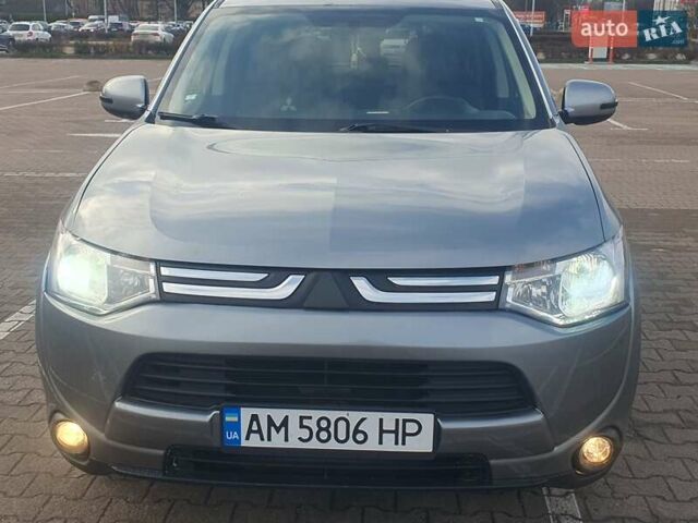 Сірий Міцубісі Аутлендер, об'ємом двигуна 2.36 л та пробігом 265 тис. км за 10300 $, фото 1 на Automoto.ua
