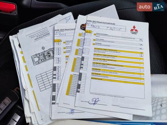 Серый Мицубиси Аутлендер, объемом двигателя 2.3 л и пробегом 250 тыс. км за 13999 $, фото 96 на Automoto.ua