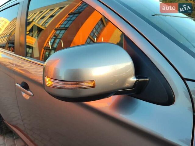 Серый Мицубиси Аутлендер, объемом двигателя 2.3 л и пробегом 250 тыс. км за 13999 $, фото 8 на Automoto.ua