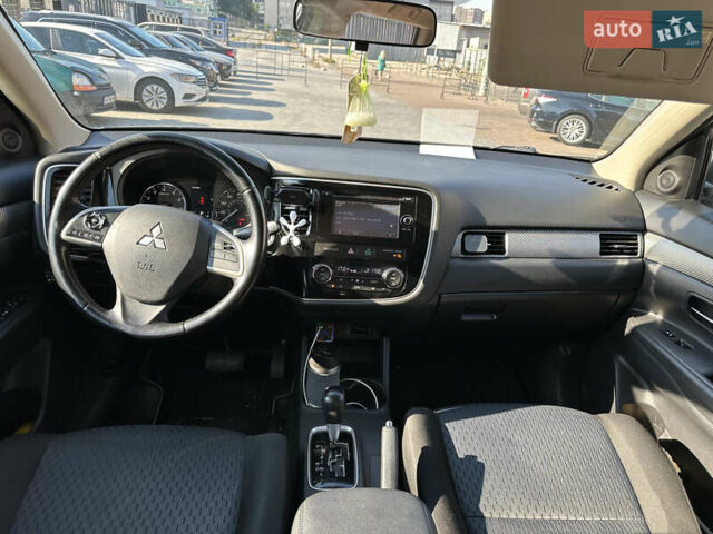 Сірий Міцубісі Аутлендер, об'ємом двигуна 2.4 л та пробігом 150 тис. км за 11300 $, фото 17 на Automoto.ua