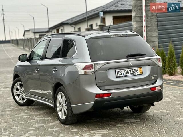 Сірий Міцубісі Аутлендер, об'ємом двигуна 2.3 л та пробігом 207 тис. км за 13700 $, фото 3 на Automoto.ua