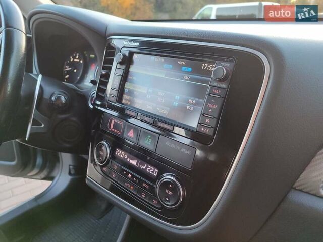 Серый Мицубиси Аутлендер, объемом двигателя 2.3 л и пробегом 250 тыс. км за 12999 $, фото 41 на Automoto.ua