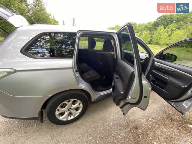 Серый Мицубиси Аутлендер, объемом двигателя 2 л и пробегом 203 тыс. км за 10999 $, фото 8 на Automoto.ua