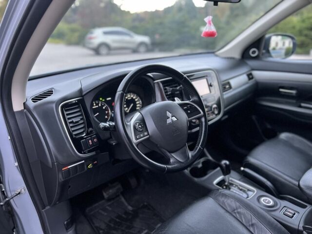 Серый Мицубиси Аутлендер, объемом двигателя 2.4 л и пробегом 199 тыс. км за 13200 $, фото 9 на Automoto.ua