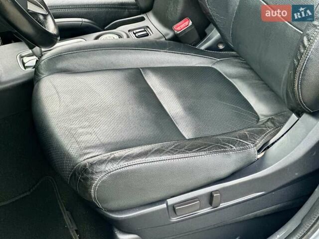 Сірий Міцубісі Аутлендер, об'ємом двигуна 2.3 л та пробігом 207 тис. км за 13700 $, фото 22 на Automoto.ua