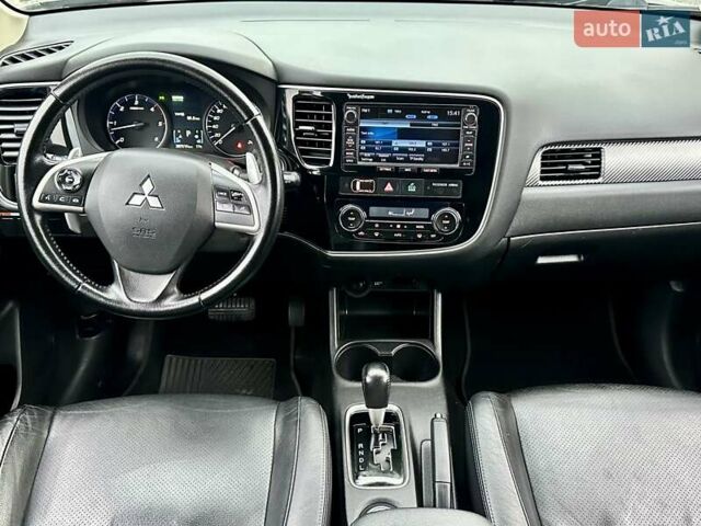 Сірий Міцубісі Аутлендер, об'ємом двигуна 2.3 л та пробігом 207 тис. км за 13700 $, фото 34 на Automoto.ua