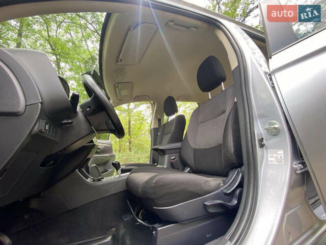 Серый Мицубиси Аутлендер, объемом двигателя 2 л и пробегом 203 тыс. км за 10999 $, фото 10 на Automoto.ua