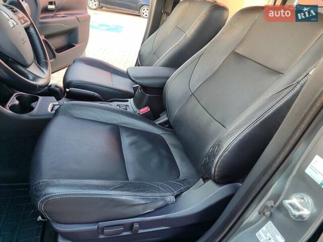 Серый Мицубиси Аутлендер, объемом двигателя 2.3 л и пробегом 250 тыс. км за 13499 $, фото 82 на Automoto.ua