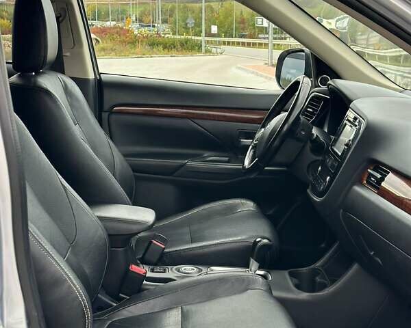 Серый Мицубиси Аутлендер, объемом двигателя 2.4 л и пробегом 228 тыс. км за 13999 $, фото 34 на Automoto.ua