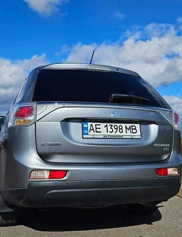 Міцубісі Аутлендер 2013 у Кривому Розі на Automoto.ua Сірий Міцубісі Аутлендер, об'ємом двигуна 3 л та пробігом 104 тис. км за 13500 $, фото 18 на Automoto.ua