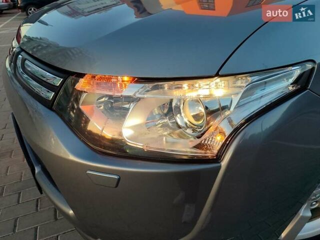 Міцубісі Аутлендер 2013 у Львові на Automoto.ua Сірий Міцубісі Аутлендер, об'ємом двигуна 2.3 л та пробігом 250 тис. км за 13999 $, фото 32 на Automoto.ua