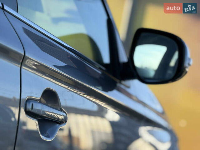 Серый Мицубиси Аутлендер, объемом двигателя 2.3 л и пробегом 193 тыс. км за 14500 $, фото 26 на Automoto.ua