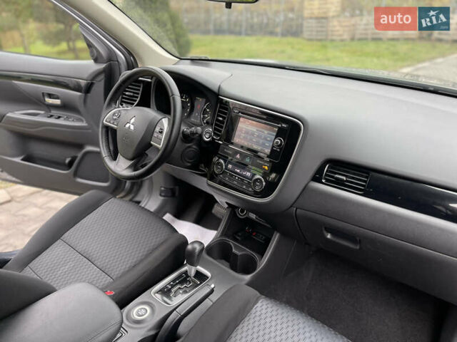 Сірий Міцубісі Аутлендер, об'ємом двигуна 2.4 л та пробігом 240 тис. км за 9999 $, фото 18 на Automoto.ua