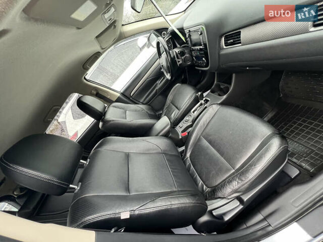 Серый Мицубиси Аутлендер, объемом двигателя 2.2 л и пробегом 243 тыс. км за 13850 $, фото 16 на Automoto.ua